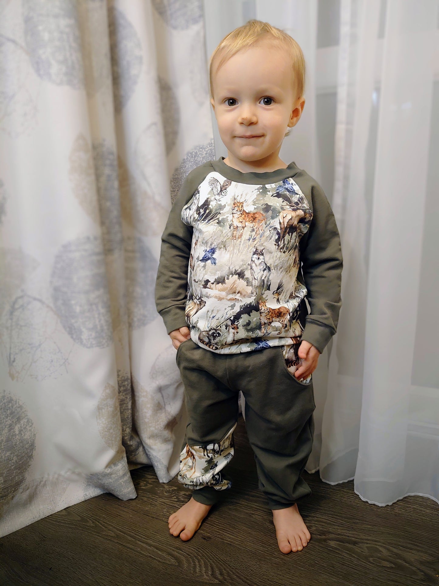 Trendy Toddler Tracksuit - Mountain forest